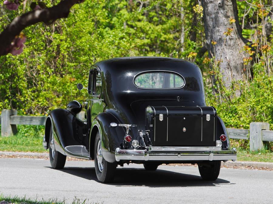  Packard Twelve 5-Passenger Coupe 1936 года  (фото 9 из 11)